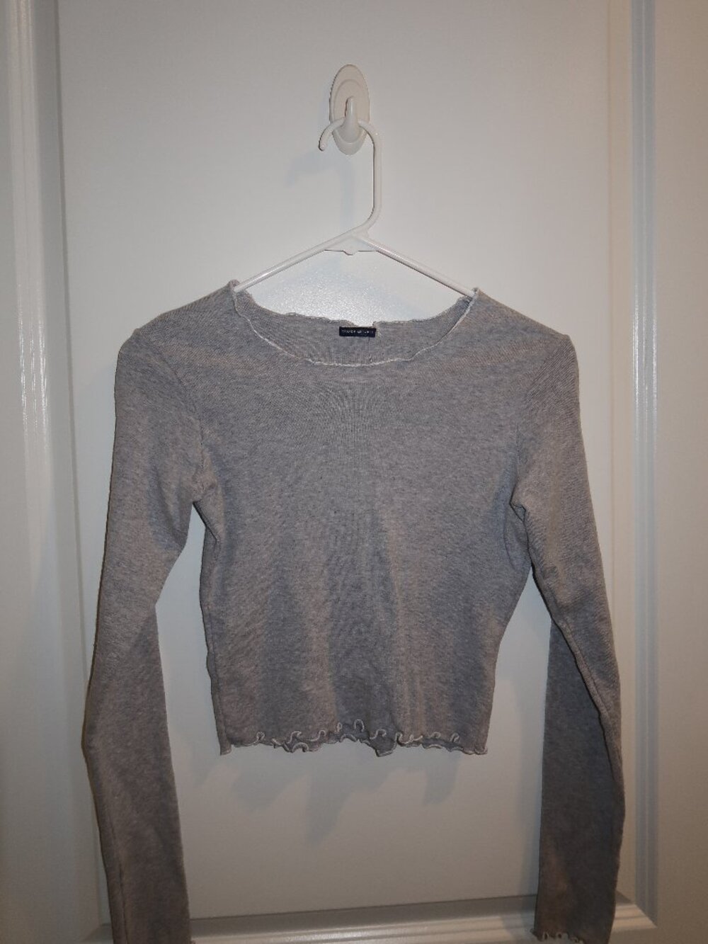 Brandy Melville McKenna Gray Long Sleeve Lettuce Hem Top